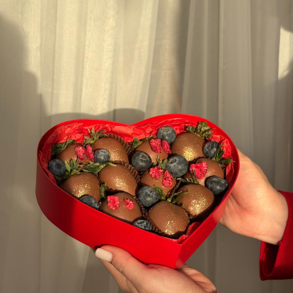Клубника в шоколаде Love is — фото 2