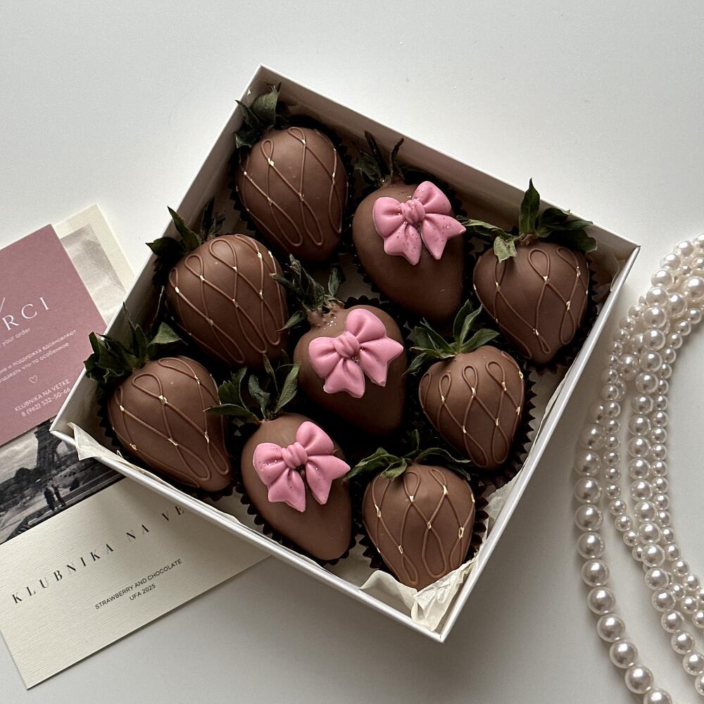 «Клубничное ожерелье» в бельгийском шоколадом шоколаде Callebaut PREMIUM — фото 3